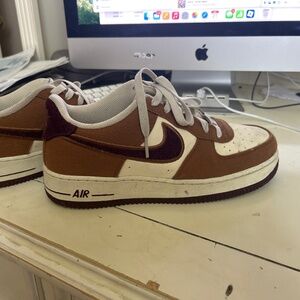 Nike Air Force 1 notable doodle pack light British tan size 7Y